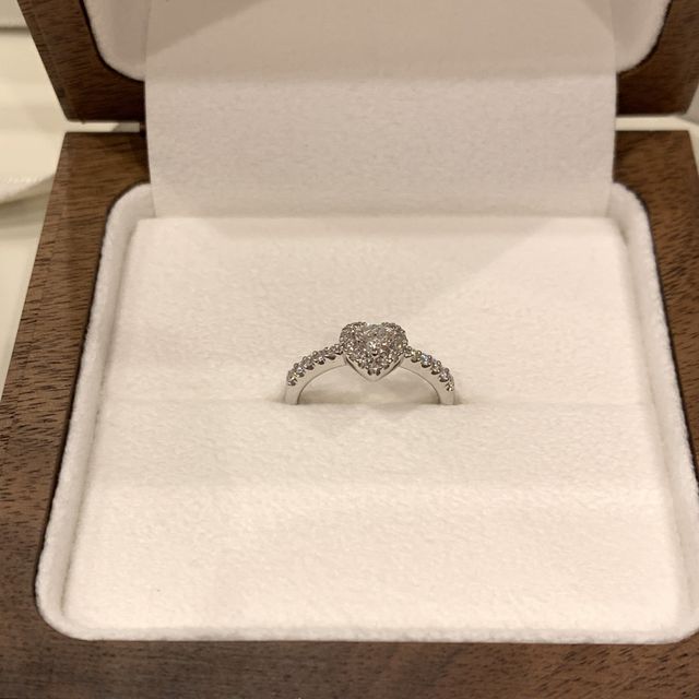 【Ponte Vecchio(ポンテヴェキオ)の口コミ】 昔から婚約指輪に憧れがあって、ハートのダイヤモンドがいいと思っていま…