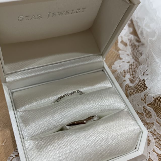 【STAR JEWELRY(スタージュエリー)の口コミ】 婚約指輪にマッチするものが欲しくて、探しました。同じブランドのものも…