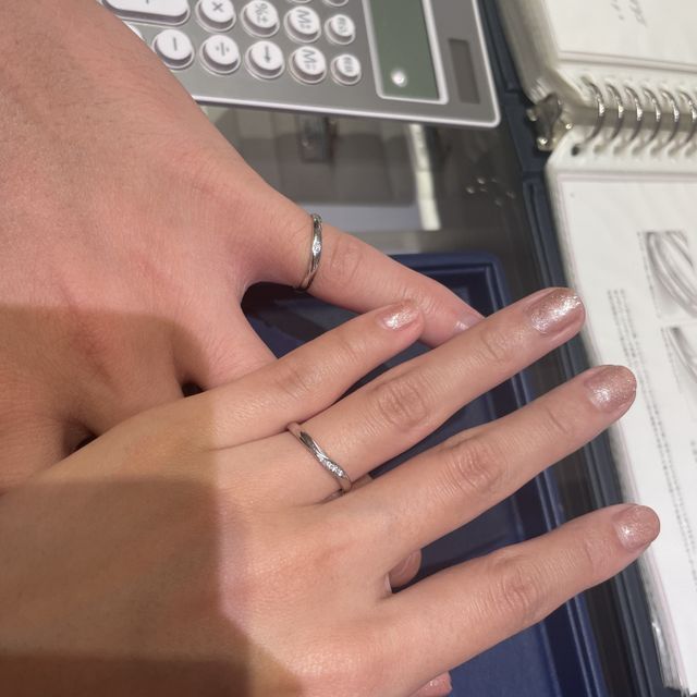 【銀座ダイヤモンドシライシの口コミ】 デザインが気に入ったのと、太さやダイヤの数も柔軟に組み合わせが出来る…