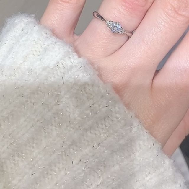 【YUKIZAKI BRIDAL(ユキザキブライダル)の口コミ】 購入した婚約指輪の決め手について。まずデザインについて、横から拝見し…