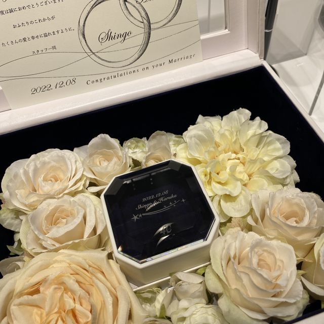 【4℃ BRIDAL(ヨンドシーブライダル)の口コミ】 元々斜めのラインにダイヤが付いているリングを探していたので即決でした…