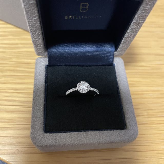 【BRILLIANCE+(ブリリアンスプラス)の口コミ】 高品質な石、ヘイローのデザイン、どうしても普段使いとして長く使えるも…