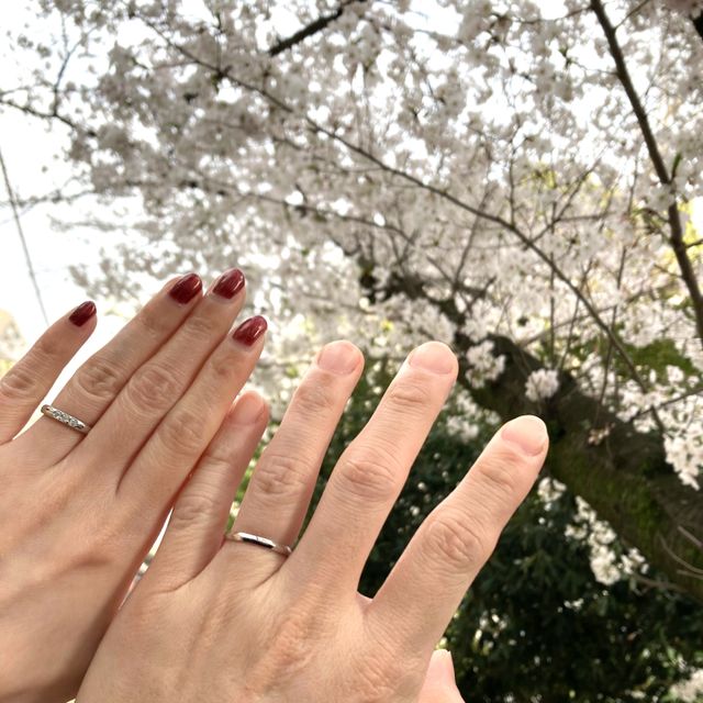 【ラザール ダイヤモンド(LAZARE DIAMOND)の口コミ】 デザインと、なによりダイヤの光がすごく綺麗でした。サイズは実際の指輪…