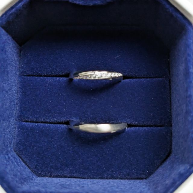 【4℃ BRIDAL(ヨンドシーブライダル)の口コミ】 最初は素朴な感じを考えていましたが、家に帰って二人で着用タイミングを…