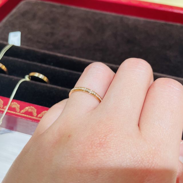 【カルティエ(Cartier)の口コミ】 フラっと入っただけだったのですが、ものすごーく可愛い指輪と出会ってし…