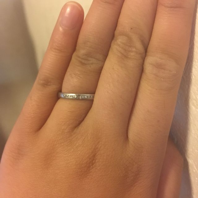 【Sirena Azzurro(セイレーン アズーロ)の口コミ】 結婚指輪の条件として幅が太くないもの、装飾が少ないもの、マットな質感…