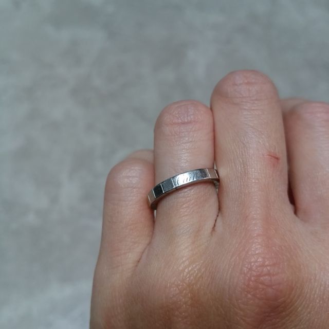 【カルティエ(Cartier)の口コミ】 ふたりで、銀座のお店を実際に回って、話し合いながら、決めた結果この指…