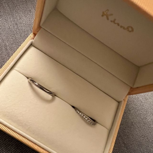 【ケイウノ ブライダル(K.UNO BRIDAL)の口コミ】 【指輪の着け心地について】
なによりも指輪の着け心地を優先的に2人で選…