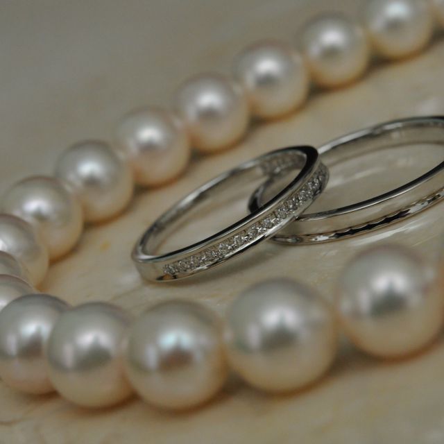 【Ponte Vecchio(ポンテヴェキオ)の口コミ】 指輪慣れしていない夫でも抵抗なくつけられる飽きのこないシンプルなデザ…