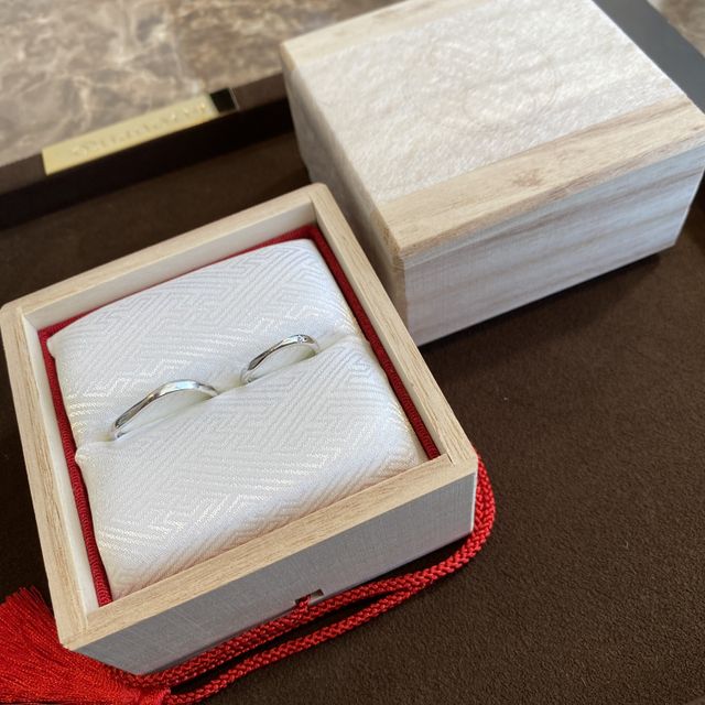 【TOMOE(トモエ)の口コミ】 価格はそこまで高くないものを探していました。色々な指輪を見たり試着を…