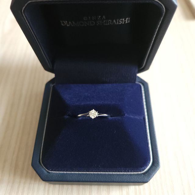 【銀座ダイヤモンドシライシの口コミ】 とてもシンプルなデザインを選びましたが、とても可愛く、とても綺麗に仕…