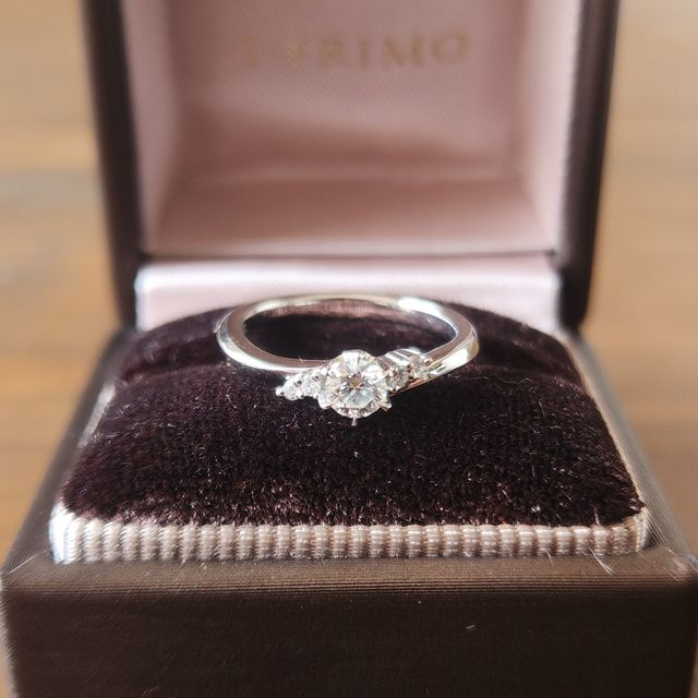 【アイプリモ(I-PRIMO)の口コミ】 さりげない中にシンプルだけど華やかなデザインで、主張し過ぎない所がと…