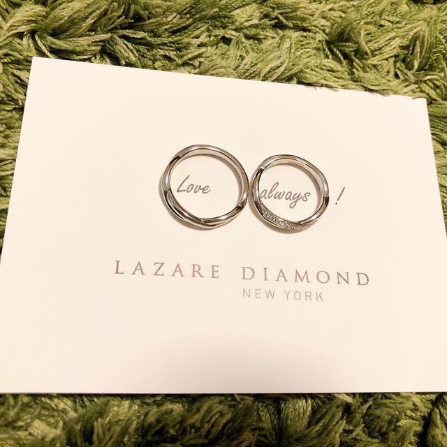 【ラザール ダイヤモンド(LAZARE DIAMOND)の口コミ】 【結婚指輪】
1番は、デザインです。自分は、手の形的にストレート型が合…
