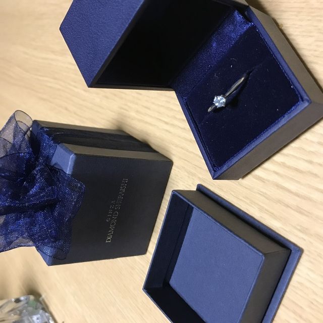 【銀座ダイヤモンドシライシの口コミ】 とあるご縁があり、紹介いただいたダイヤモンドシライシさんにて婚約指輪…