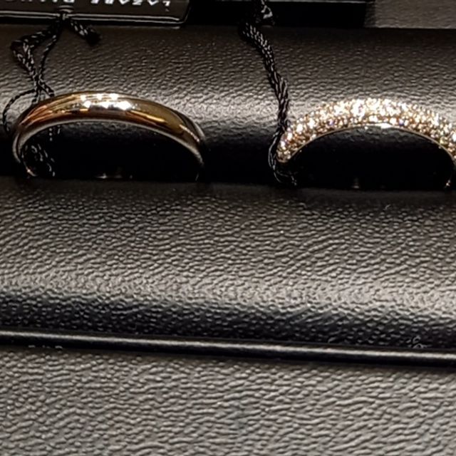 【ラザール ダイヤモンド(LAZARE DIAMOND)の口コミ】 デュークという指輪を試着しました。この指輪は、ダイヤが3列に並んでいる…
