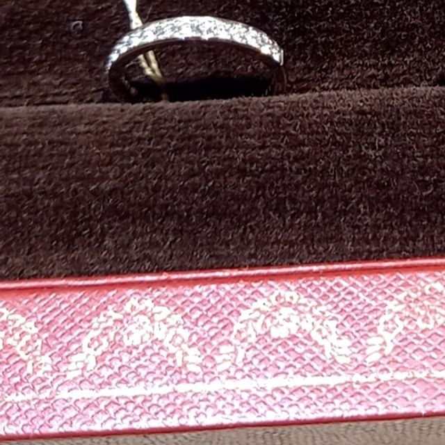 【カルティエ(Cartier)の口コミ】 ハーフエタニティの指輪です。繊細で上品な輝きでした。指輪だけでなく、…