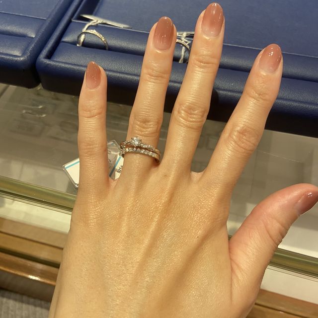 【銀座ダイヤモンドシライシの口コミ】 以前からネットで検索した時に、かわいいデザインだと思っていて、実際に…
