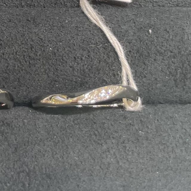 【ヴァンドーム青山(VENDOME AOYAMA)の口コミ】 ウェーブのデザインが指を綺麗に見せてくれて良いなと思いました。海外ブ…