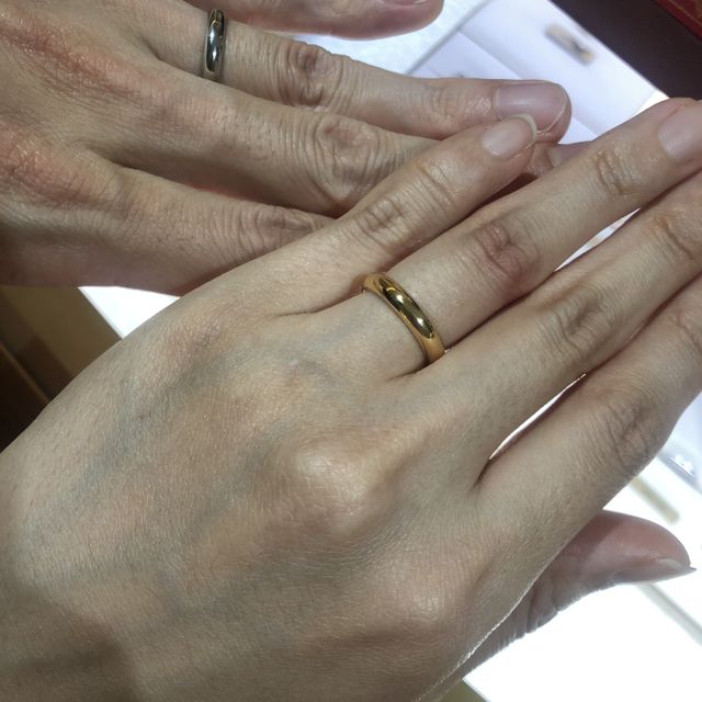 【カルティエ(Cartier)の口コミ】 シンプルなゴールドの指輪を探していて、カルティエの1895を試着しました…