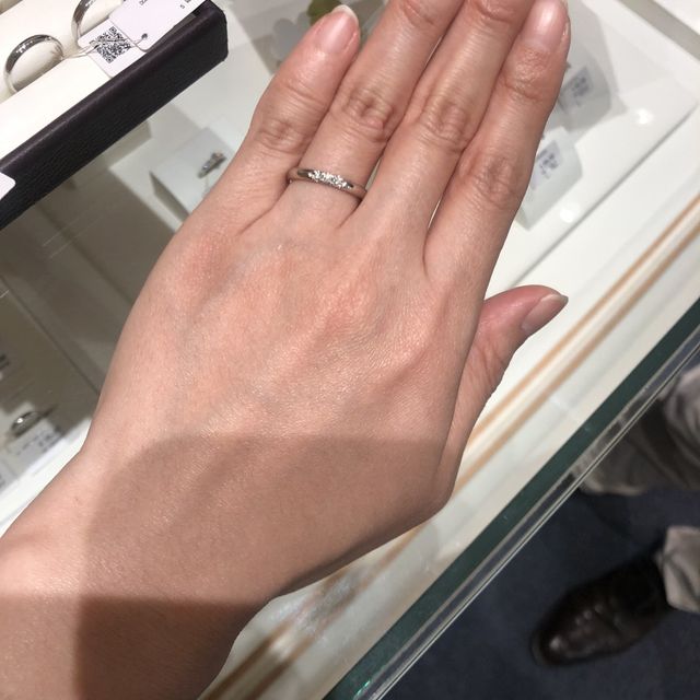 【MIKIMOTO(ミキモト)の口コミ】 シンプルなゴールドの一粒ダイヤの指輪を探していました。
ミキモトはプラ…