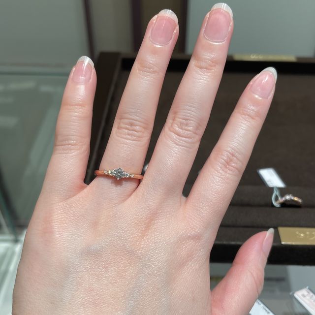 【COCKTAIL(カクテル)の口コミ】 アンティーク系統が好きなため5-6店舗くらい周ったなかで、メレが付いいる…