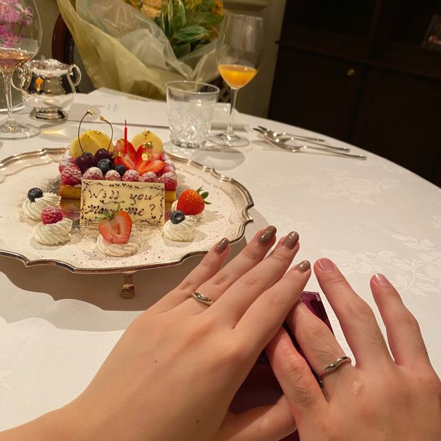 【ブルガリ(BVLGARI)の口コミ】 指輪選びを始めた時には、お互いこだわりが全くなく逆に困っていました。…