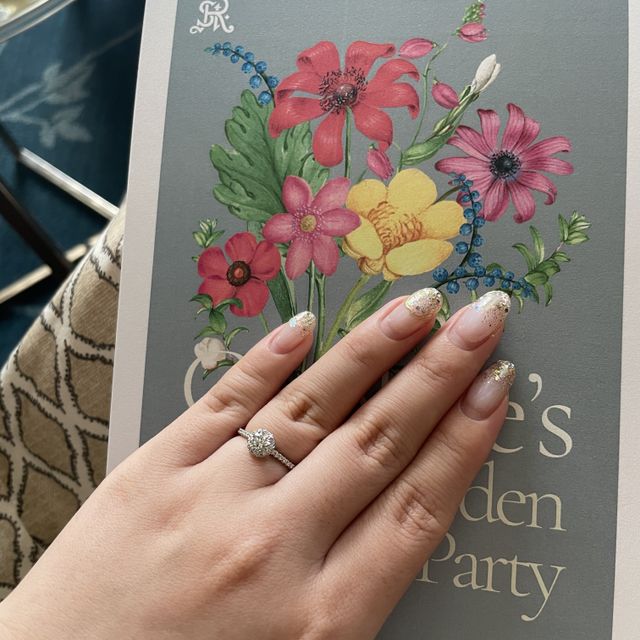 【ティファニー(Tiffany & Co.)の口コミ】 エタニティかつ、真ん中のダイヤもさらにダイヤが囲んでいるデザインが好…