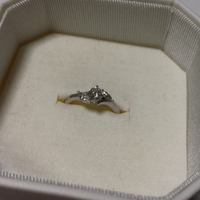 【4℃ BRIDAL(ヨンドシーブライダル)の口コミ】 ディズニーの物のデザインが好きで、これを見たときに周りの人と違うデザ…