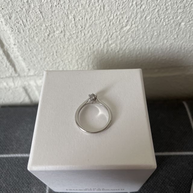 【銀座ダイヤモンドシライシの口コミ】 インターネットでいろいろな店の指輪を比べてみましたが、デザイン的にも…