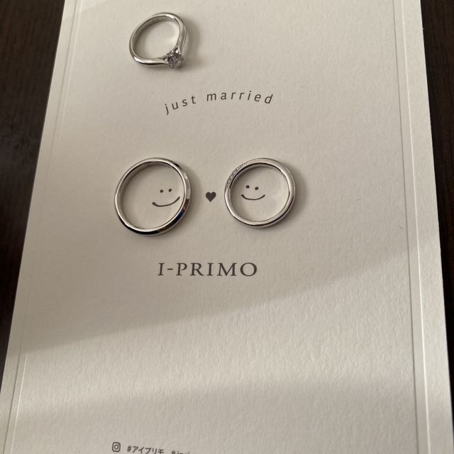 【アイプリモ(I-PRIMO)の口コミ】 指輪の決め手はデザインです。ダイヤが斜めにたくさん入っていて、キラキ…