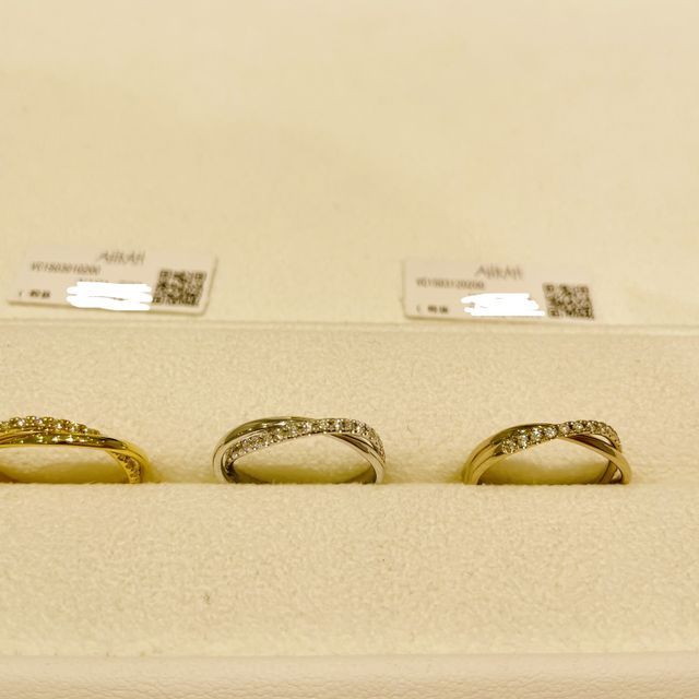 【AHKAH(アーカー)の口コミ】 なんといっても、AHKAHと言う好きなブランドである事と、デザインです！
…