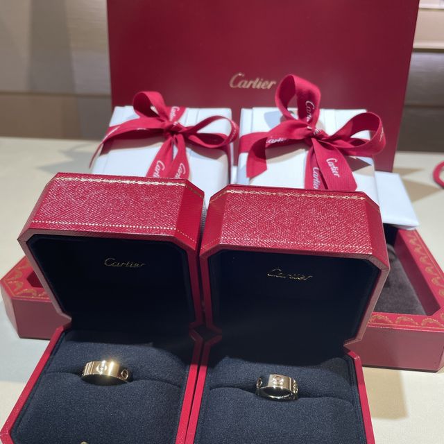 【カルティエ(Cartier)の口コミ】 まずはブランド。カルティエの歴史と知名度、そして指輪自体が純金という…