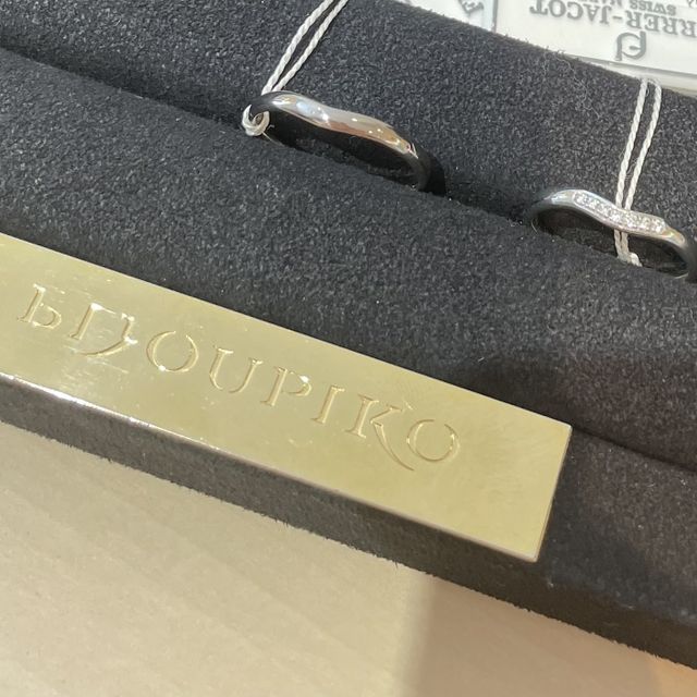 【【閉業】フラー・ジャコー(FURRER-JACOT)の口コミ】 素材はプラチナが良かったのと、V字デザイン希望でした。V字のデザインの…