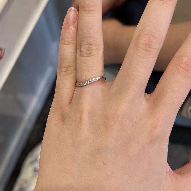 【アンジェリックフォセッテ(Angelique Fossette)の口コミ】 ピンクダイヤモンドを入れることができること、緩やかなs字カーブをしてい…