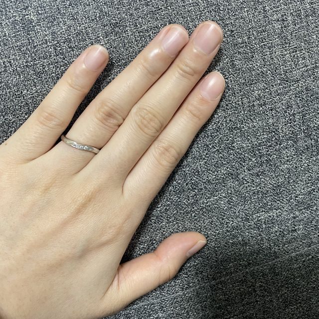 【銀座ダイヤモンドシライシの口コミ】 派手すぎず職場でもつけていれるデザインでシンプルなデザインの中にもウ…