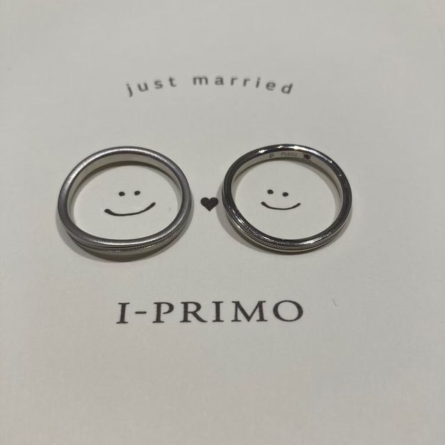 【アイプリモ(I-PRIMO)の口コミ】 デザインはシンプルにして、わんきょくのある物をえらびました。妻の指輪…