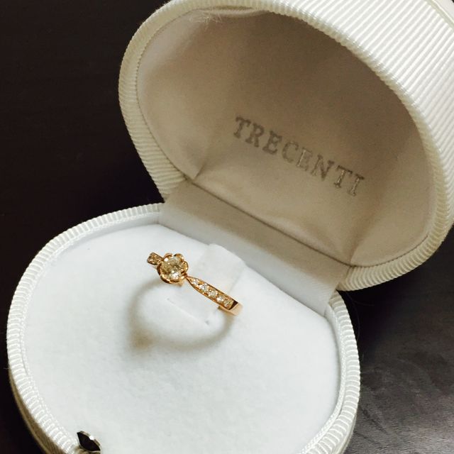 【TRECENTI(トレセンテ)の口コミ】 ゼクシィで指輪を見ていた時に前からピンクゴールドの婚約指輪が欲しいと…