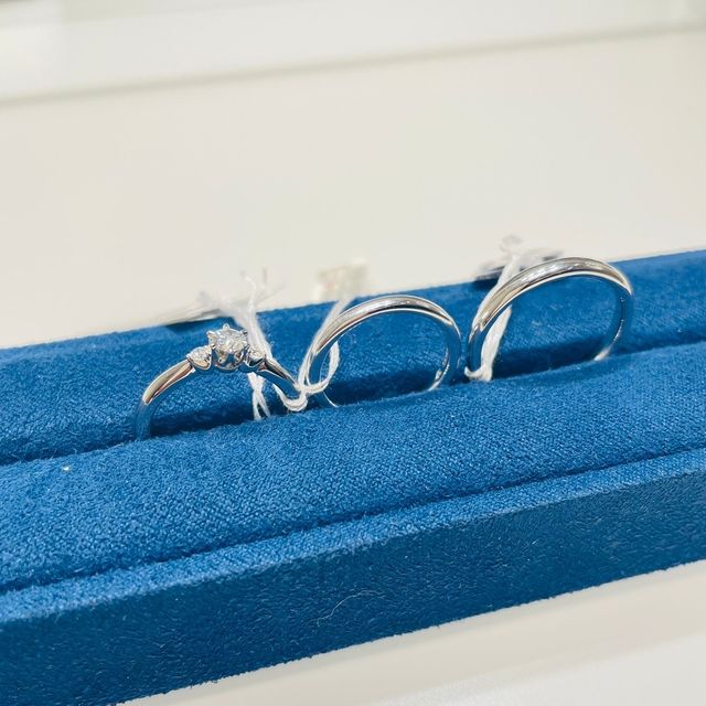 【4℃ BRIDAL(ヨンドシーブライダル)の口コミ】 指輪は可愛いものからスタイリッシュなものまで扱っている印象でした。4℃…