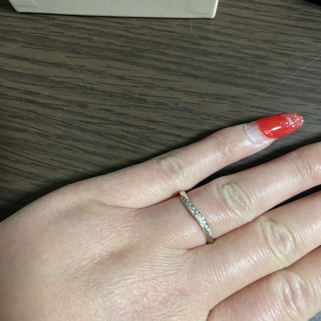 【アイプリモ(I-PRIMO)の口コミ】 形やつけたときに地味過ぎずキラキラし過ぎずな物を選びました。いつもは…