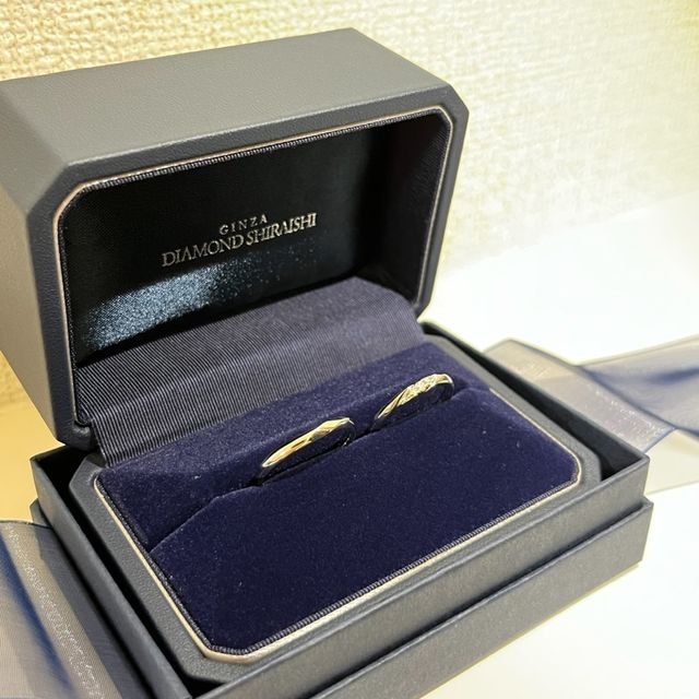 【銀座ダイヤモンドシライシの口コミ】 デザインがシンプルで普段使いしやすそうだったため。男女セットのイメー…