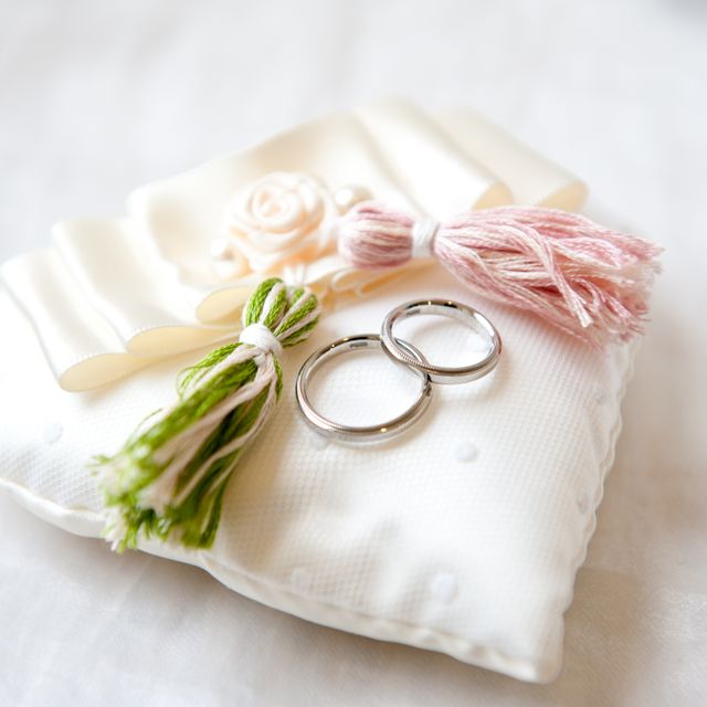 【ラザール ダイヤモンド(LAZARE DIAMOND)の口コミ】 ミル打ちタイプで探しており、丸みを帯びたものは他社でもいくつかありま…