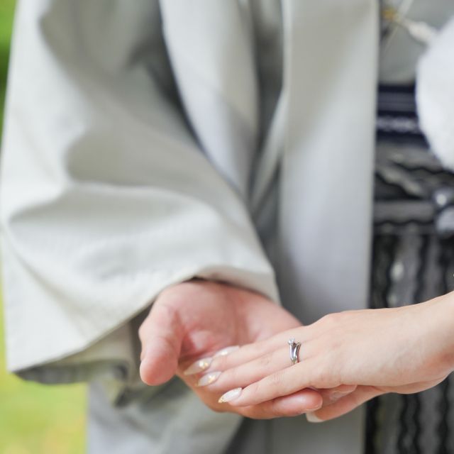 【カルティエ(Cartier)の口コミ】 シンプルなストレートなリングにダイヤが着いた王道婚約指輪のデザインに…