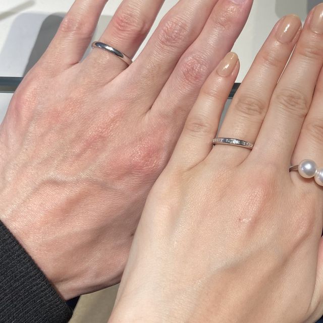 【銀座ダイヤモンドシライシの口コミ】 バゲットカットのレール留めでハーフエタニティで探しており、銀座ダイヤ…