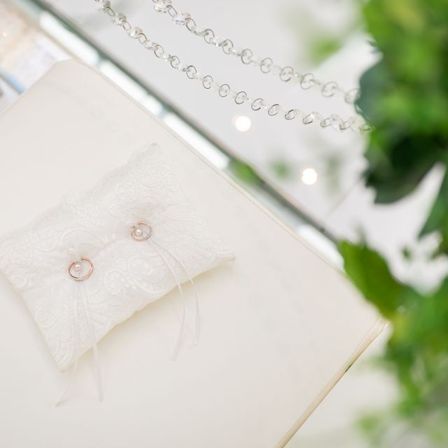 【俄(にわか)の口コミ】 プラチナとピンクゴールドの2種類が使用されているデザインが気に入りまし…