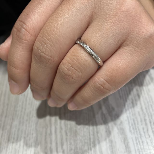 【エクセルコダイヤモンド(EXELCO DIAMOND)の口コミ】 他のブランドも着用して比較したが、個性的すぎずシンプルさもあるなかで…