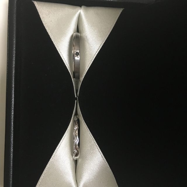 【エクセルコダイヤモンド(EXELCO DIAMOND)の口コミ】 第一印象で気に入り、さらに女性用の指輪がティアラを、男性用がタキシー…