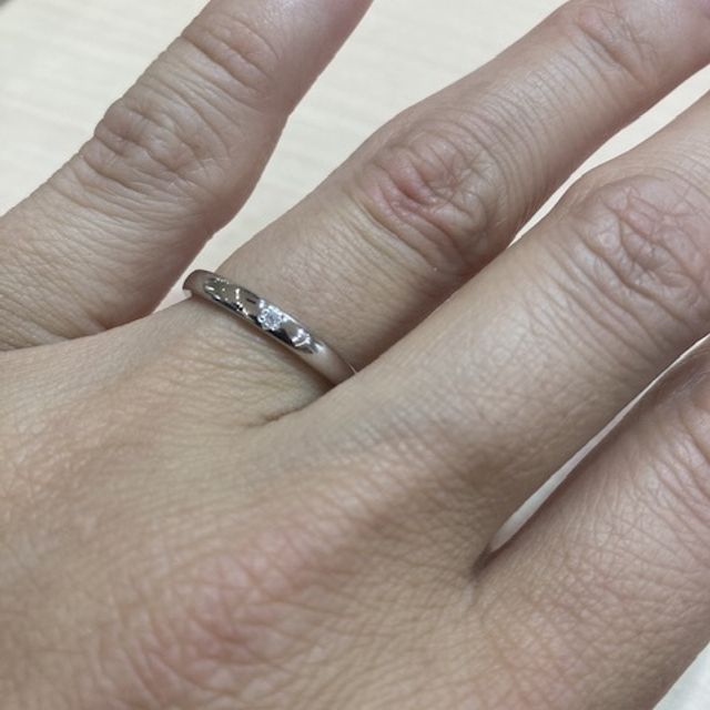 【TRECENTI(トレセンテ)の口コミ】 指輪の断面が楕円形の内丸甲で着け心地が違和感なく、シンプルだけど可愛…