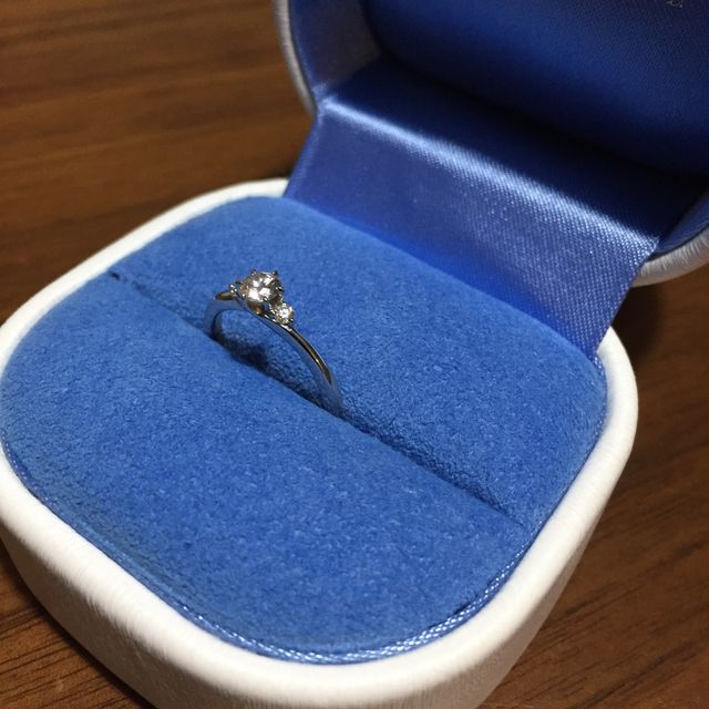 【銀座ダイヤモンドシライシの口コミ】 最初からダイヤモンドのこの形のものを探していました
たくさん試着させて…