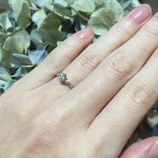 【銀座ダイヤモンドシライシの口コミ】 最初からダイヤモンドのこの形のものを探していました
たくさん試着させて…