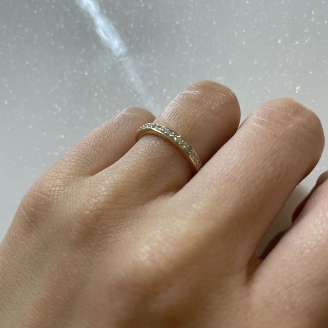 【PAVEO CHOCOLAT(パヴェオショコラ)の口コミ】 オーダーメイドが可能という事で。細めのリング、ゴージャスながらも主張…